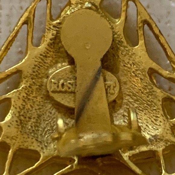 Rosecraft Triangle Swirl Clip on Goldtone Earrings - Picture 3 of 5